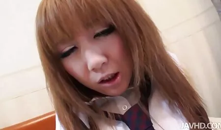 ブロンドは処女を裂き、このシーンにコックを置く 女の子 が 見る 無料 エロ 動画