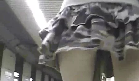 街灯柱の上に座って小さなキックに触れた 女の子 向け エロ 動画 無料