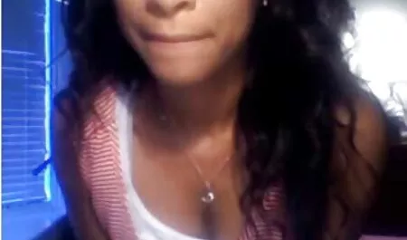 美しさの指赤とシャワーで再び撃つ 女の子 の 為 の 無料 アダルト