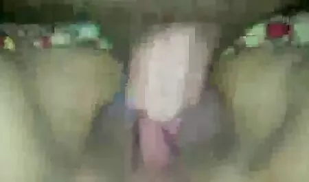 彼のガールフレンドを蹴るRustman 女の子 用 エロ 動画