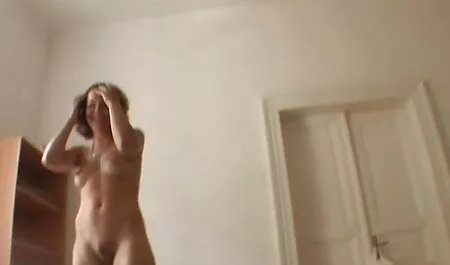 かなりMarianaは彼女のお尻を伸ばす素晴らしい仕事をしました 女の子 向け エロ 動画 無料