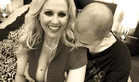 お風呂のメンバーの一人のために準備します 女の子 の ため の エロ ビデオ