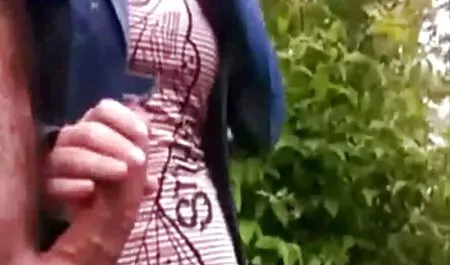 舌のないLenka口の先端が付いているカバーと 無料 エロ 動画 女の子 用