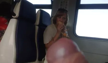 ヌーディストビーチはヌードがいっぱいです エロ 動画 女の子 用