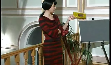 体操の修士号を持っている美しく、柔軟な女の子 無料 エロ 動画 女の子 用