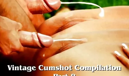 男はガールフレンドの舌を取った 女の子 用 アダルト 動画