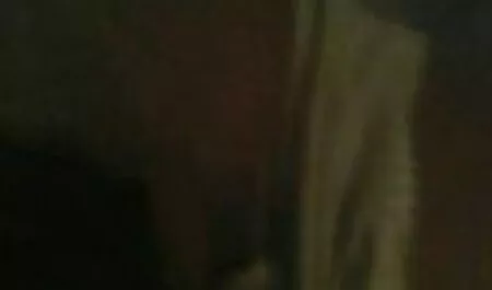 私は横になり、私の妻がコックを吸うときに降りる 女の子 向け の エロ 動画