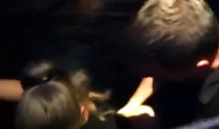 BBホールの穴をクリアし、上にマウントします 女の子 の 為 の エロ 動画