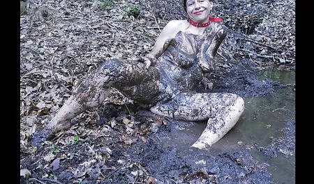 ヴァリアはディルドをこすり、癌の隣に立って自慰行為をする 女の子 用 エロ ビデオ