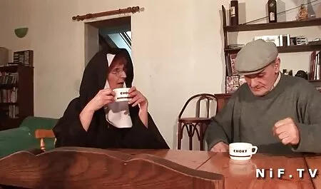 医者は鏡を通して猫を調べる 無料 エロ 動画 女の子 の ため の