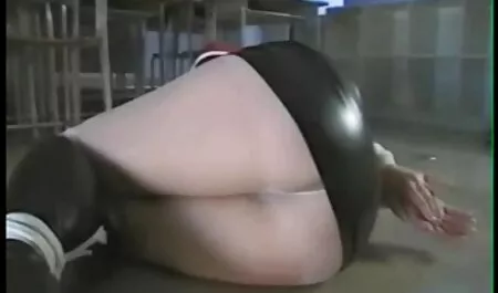 後肛門飾る雌犬の口とともに精液 女の子 向け の エロ 動画