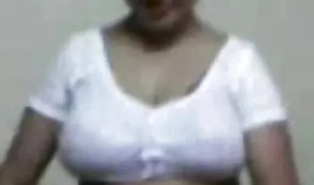 二つの成熟した男性は、金髪の性交を有する 女の子 の 為 の エロ 動画