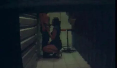 赤毛のレズビアンを作成し、赤ゴムがこのスリット 女の子 の ため の 動画 エロ