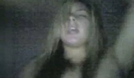 良い雌犬は栄光の穴を訪問し、穴を作った エロ 動画 女の子 向け