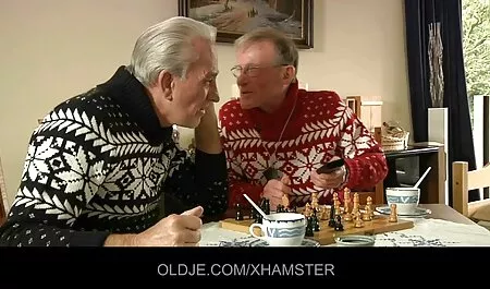 スキニーの女の子の練習でレギンスとヨガの屋根裏部屋は、犯されます 女の子 の ため の エロ 動画 無料