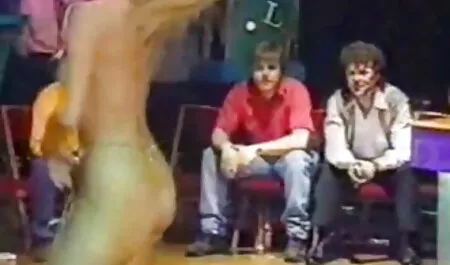 親密なゲームの二つの魅惑的なレズビアン 女の子 の ため の 無料 エロ 動画