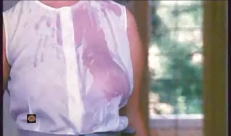 お尻にコックを取得するには、ブロンドは男を吸います エロ 動画 女の子 用