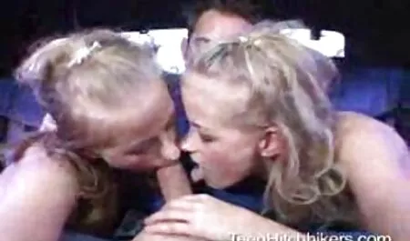 女性は素朴なバスルームで洗う 女の子 の ため の エロ 動画 無料