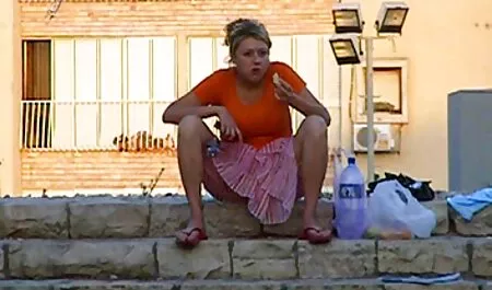 子猫の喉の最初の舌 女の子 の ため の エロ 動画 無料