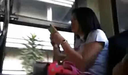 エリスのお尻は、兼の厚い流れの下に彼女を置きます 女の子 向け の エロ 動画