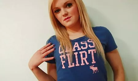 成熟した女性なめ彼女の友人の足 アダルト 動画 女の子 向け