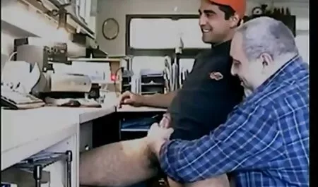 若い女性masturbates穴の庭 女の子 向け 無料 エロ 動画