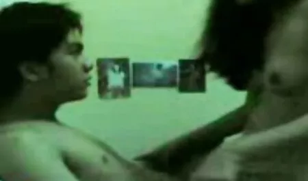 老人は小さな女の子のために立ち上がった エロ 動画 女の子 むけ