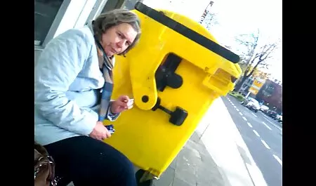 古い隣人は若い男を振る 女の子 の ため の アダルト 無料 動画