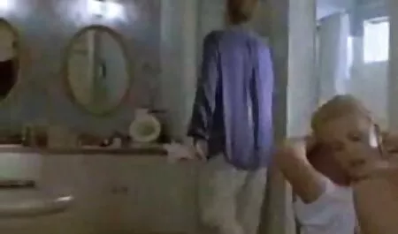 美しいブルネットと巨乳 女の子 向け の エロ 動画