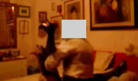 家を裸にするジム 女の子 の ため の エロ ビデオ