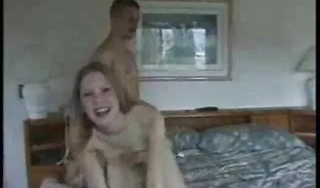 腕時計ガーリー女の子とともに彼女の友人 エロ 動画 女の子 向け