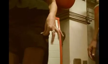 Adriana chickkeと三穴のための巨大な黒コック 女の子 の ため の エロ 動画